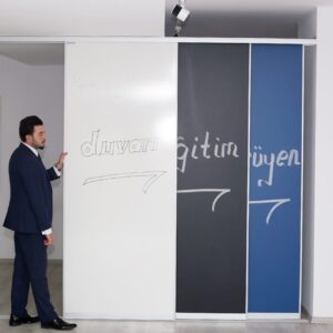 YÜRÜYEN EĞİTİM DUVARI
